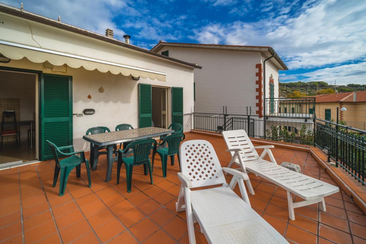 La Terrazza A Seccheto Sul Mare Apartment Exterior photo